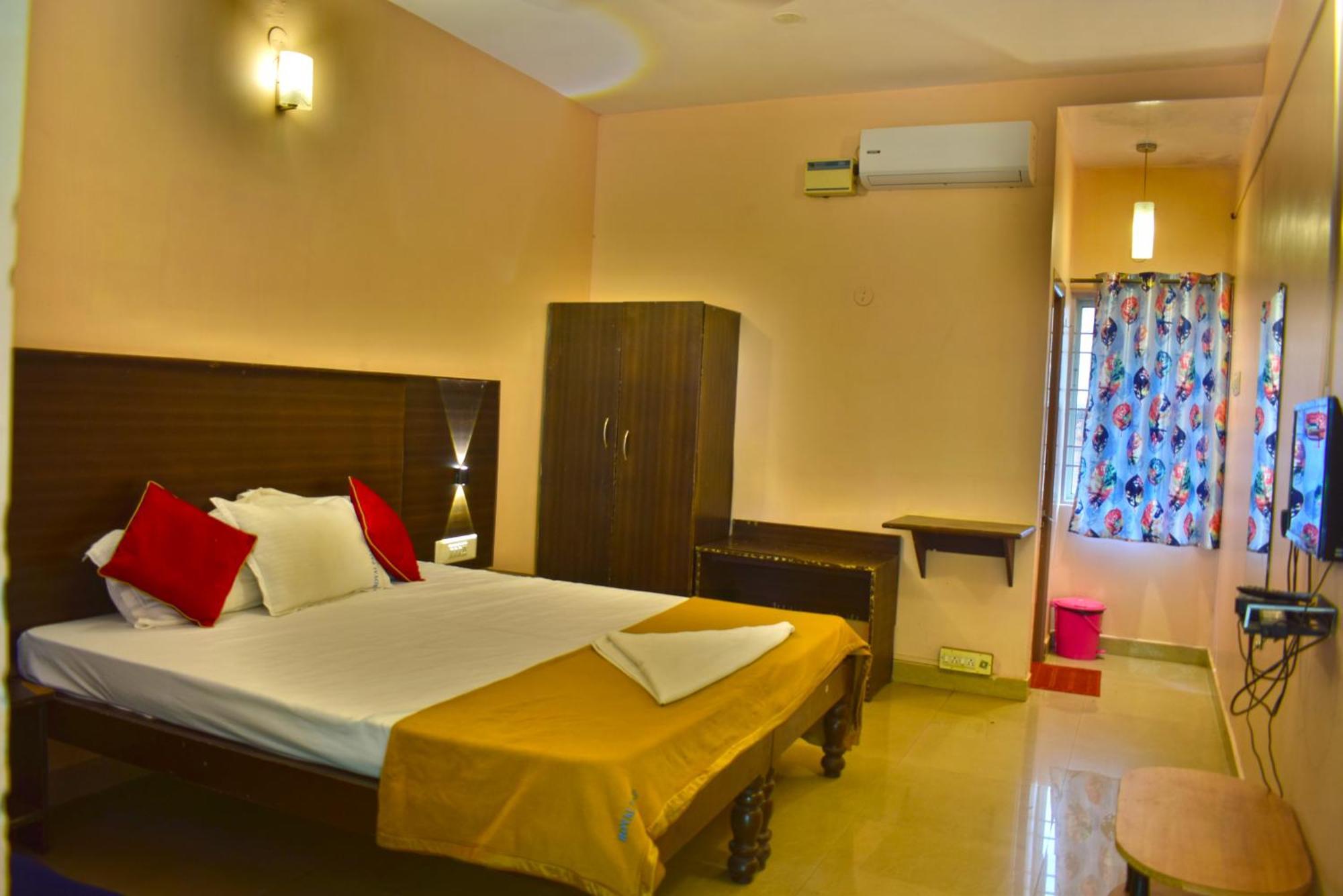 Jains Royal Palace Resorts Yelagiri Eksteriør billede