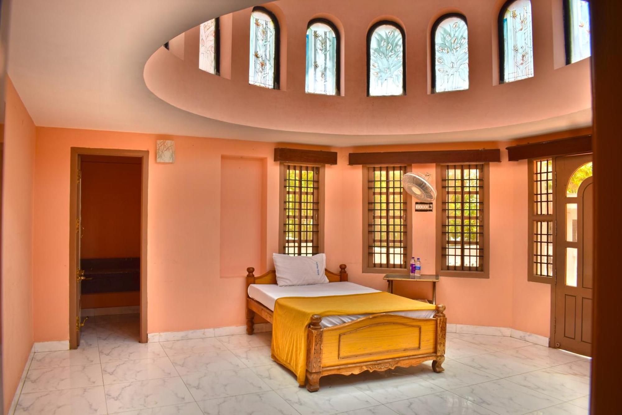 Jains Royal Palace Resorts Yelagiri Eksteriør billede