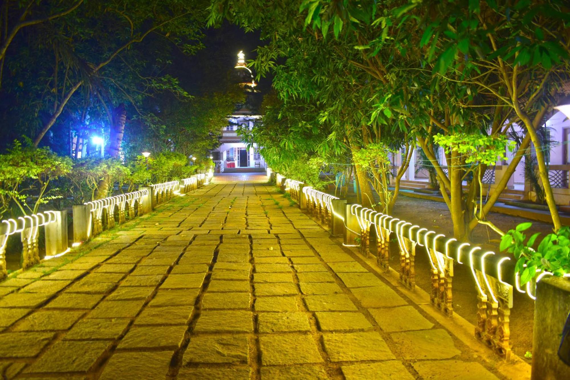 Jains Royal Palace Resorts Yelagiri Eksteriør billede