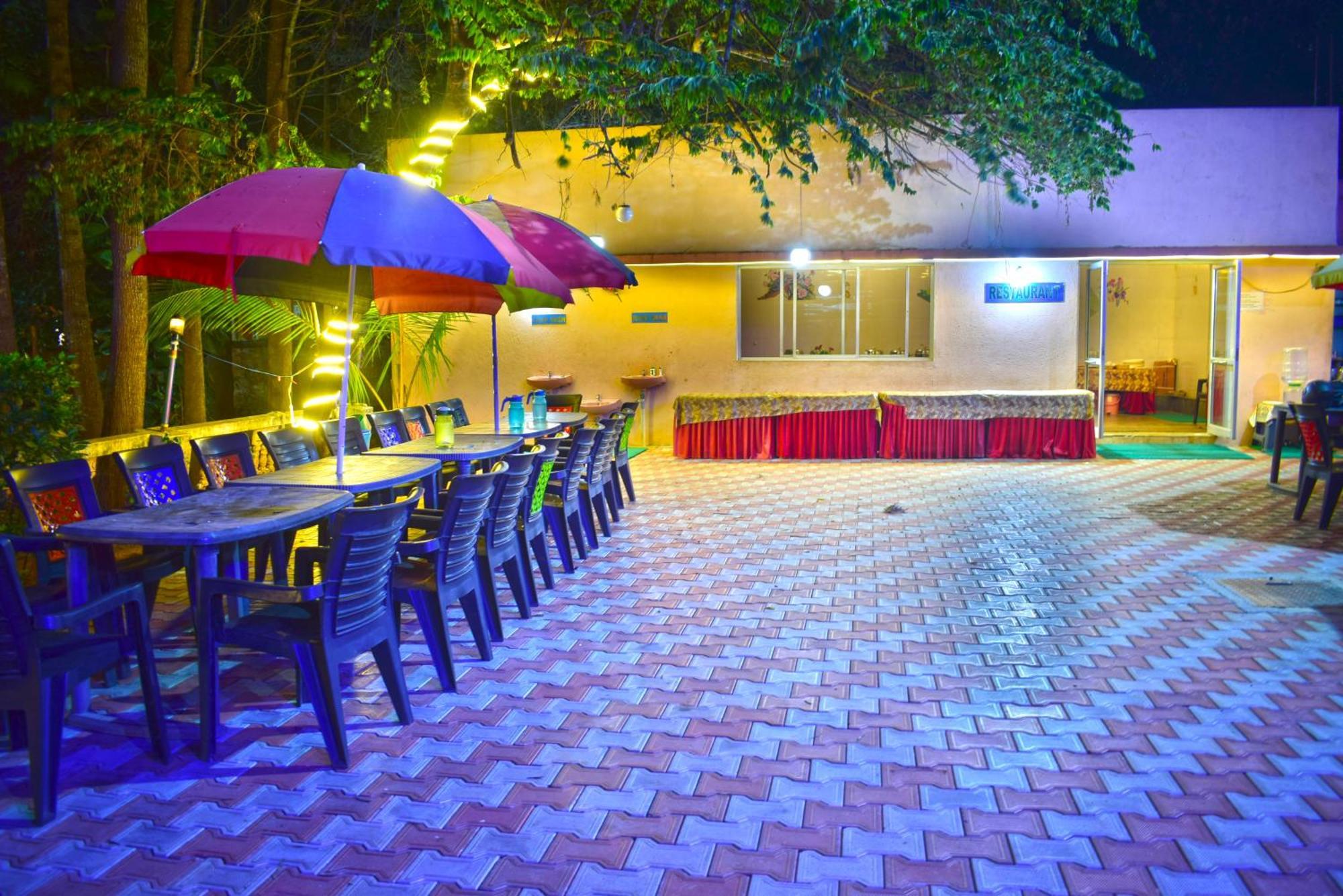Jains Royal Palace Resorts Yelagiri Eksteriør billede