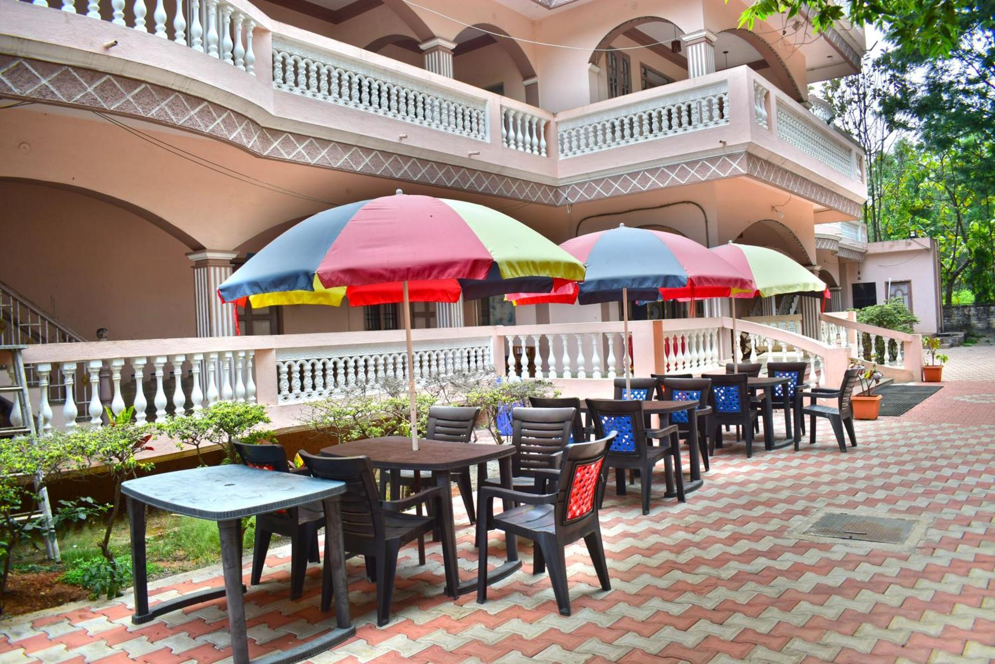 Jains Royal Palace Resorts Yelagiri Eksteriør billede