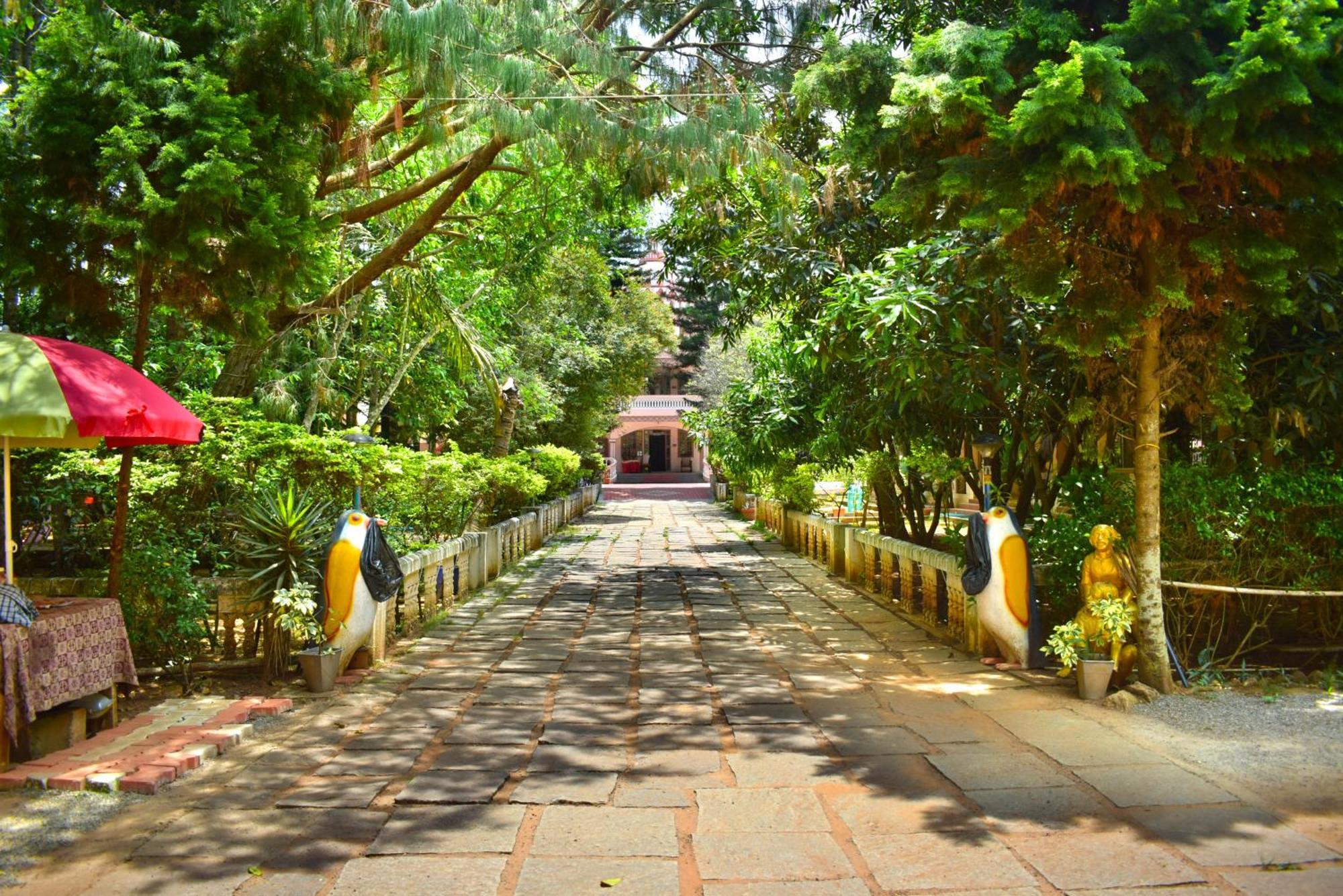 Jains Royal Palace Resorts Yelagiri Eksteriør billede