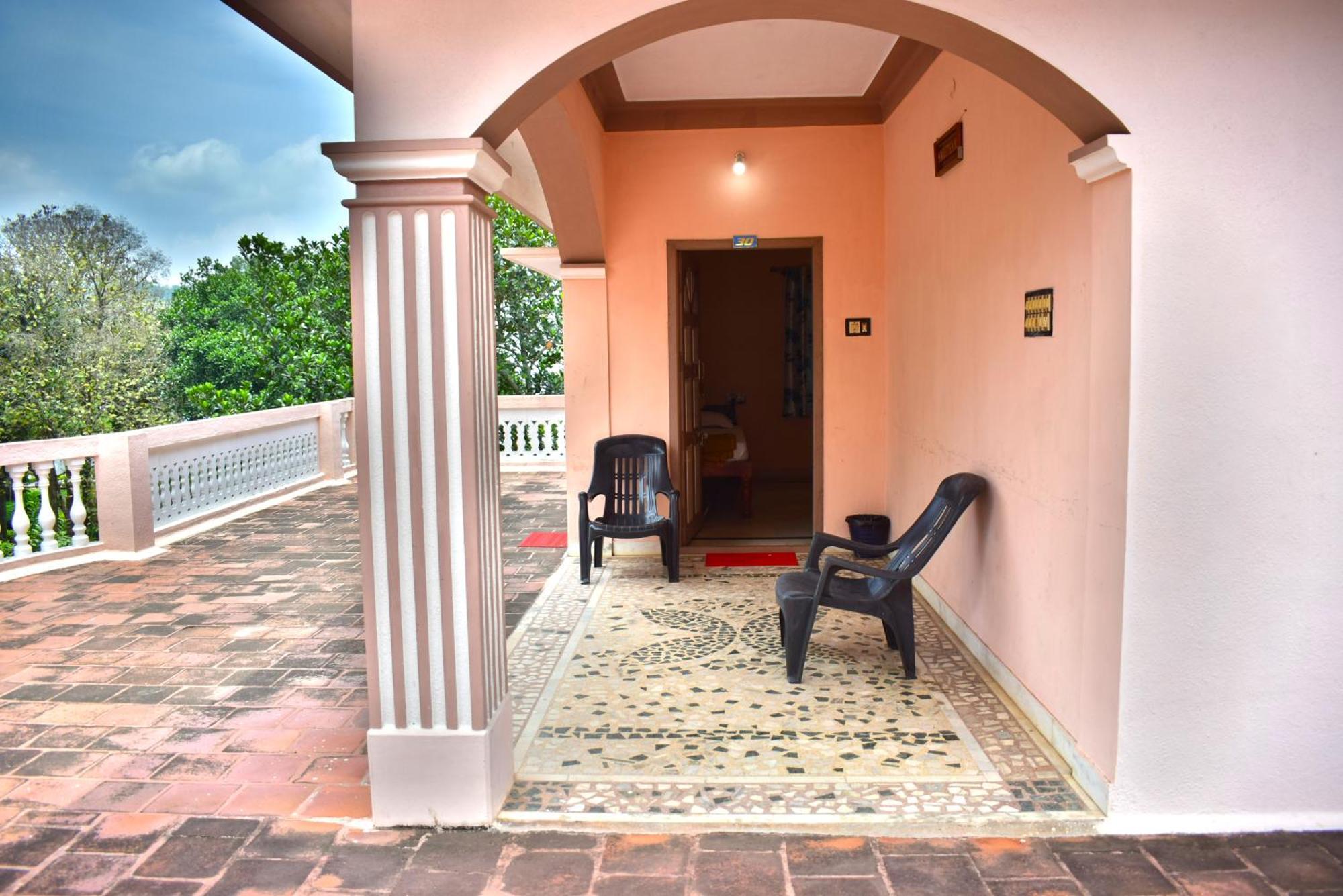 Jains Royal Palace Resorts Yelagiri Eksteriør billede