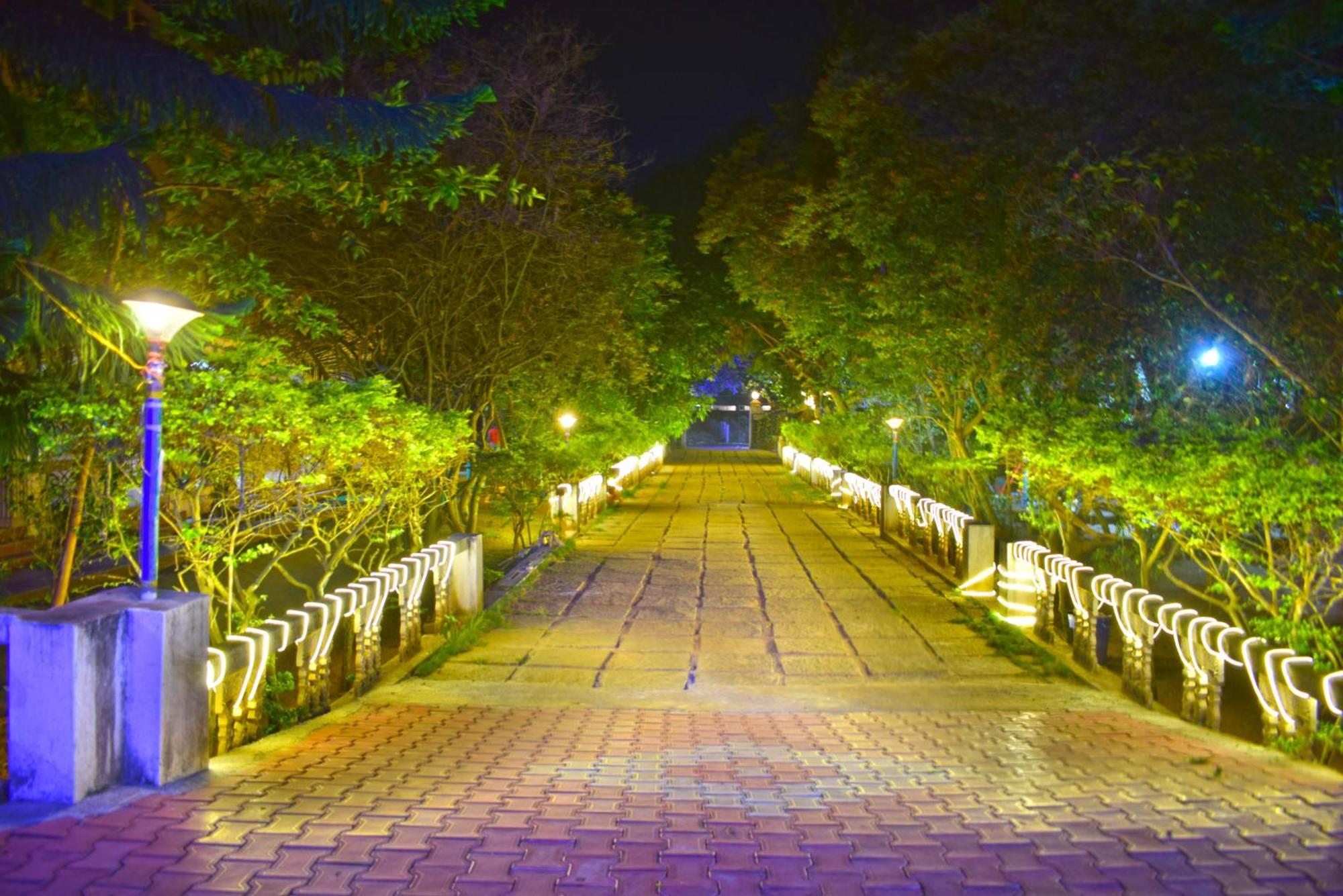 Jains Royal Palace Resorts Yelagiri Eksteriør billede
