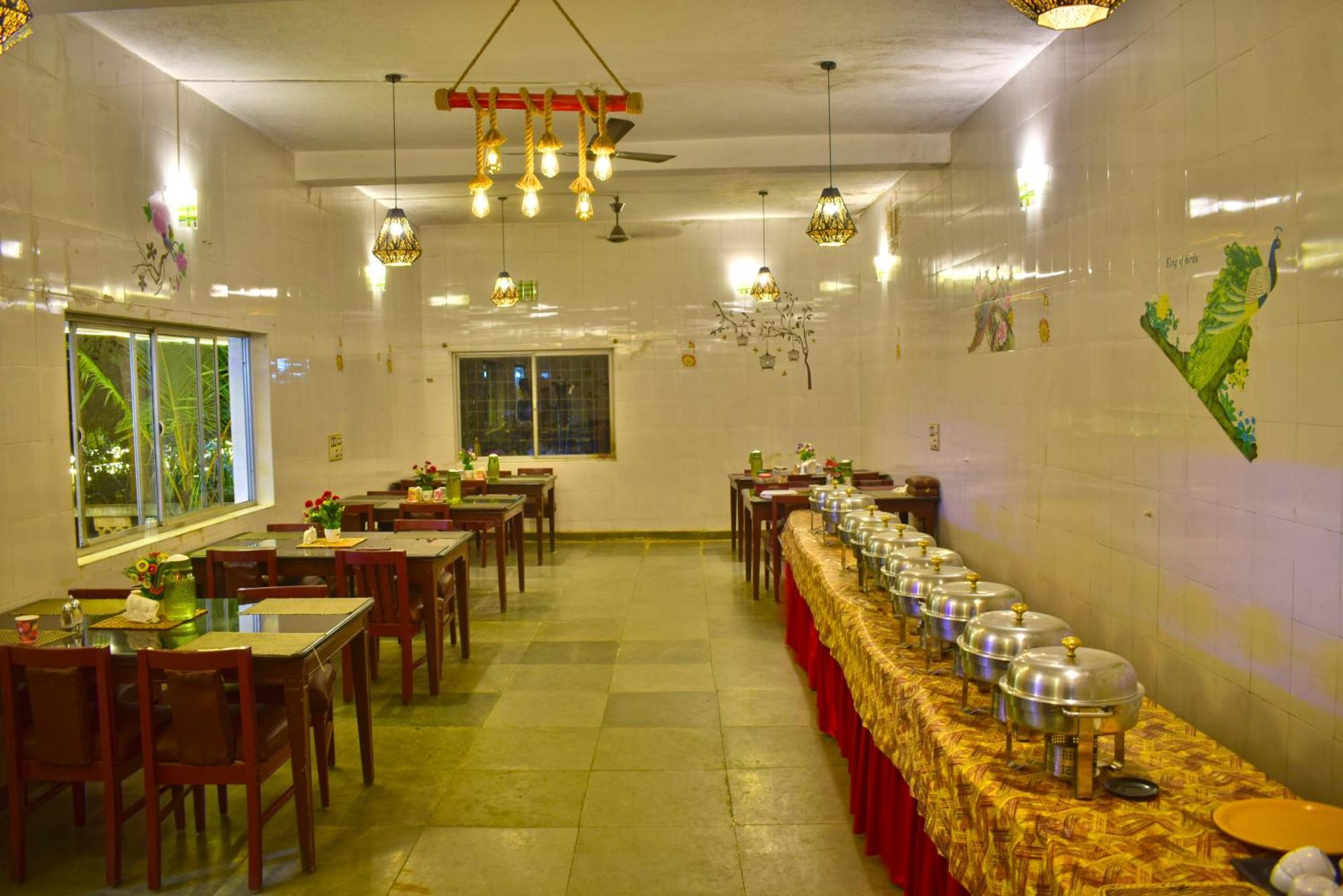 Jains Royal Palace Resorts Yelagiri Eksteriør billede