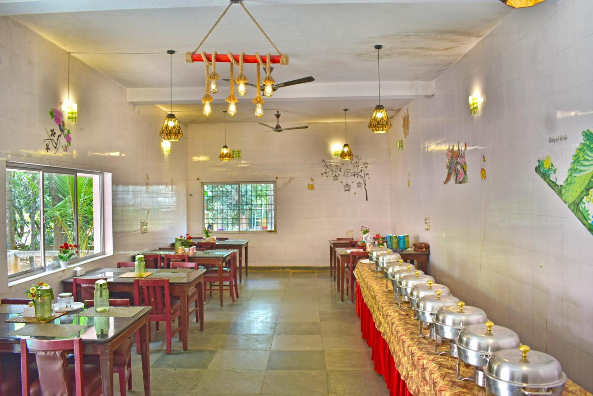 Jains Royal Palace Resorts Yelagiri Eksteriør billede