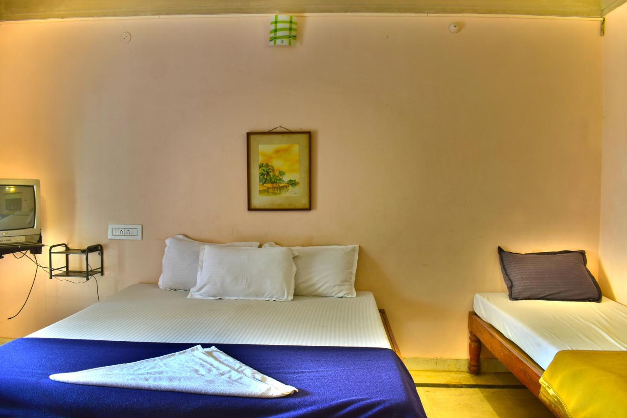 Jains Royal Palace Resorts Yelagiri Eksteriør billede