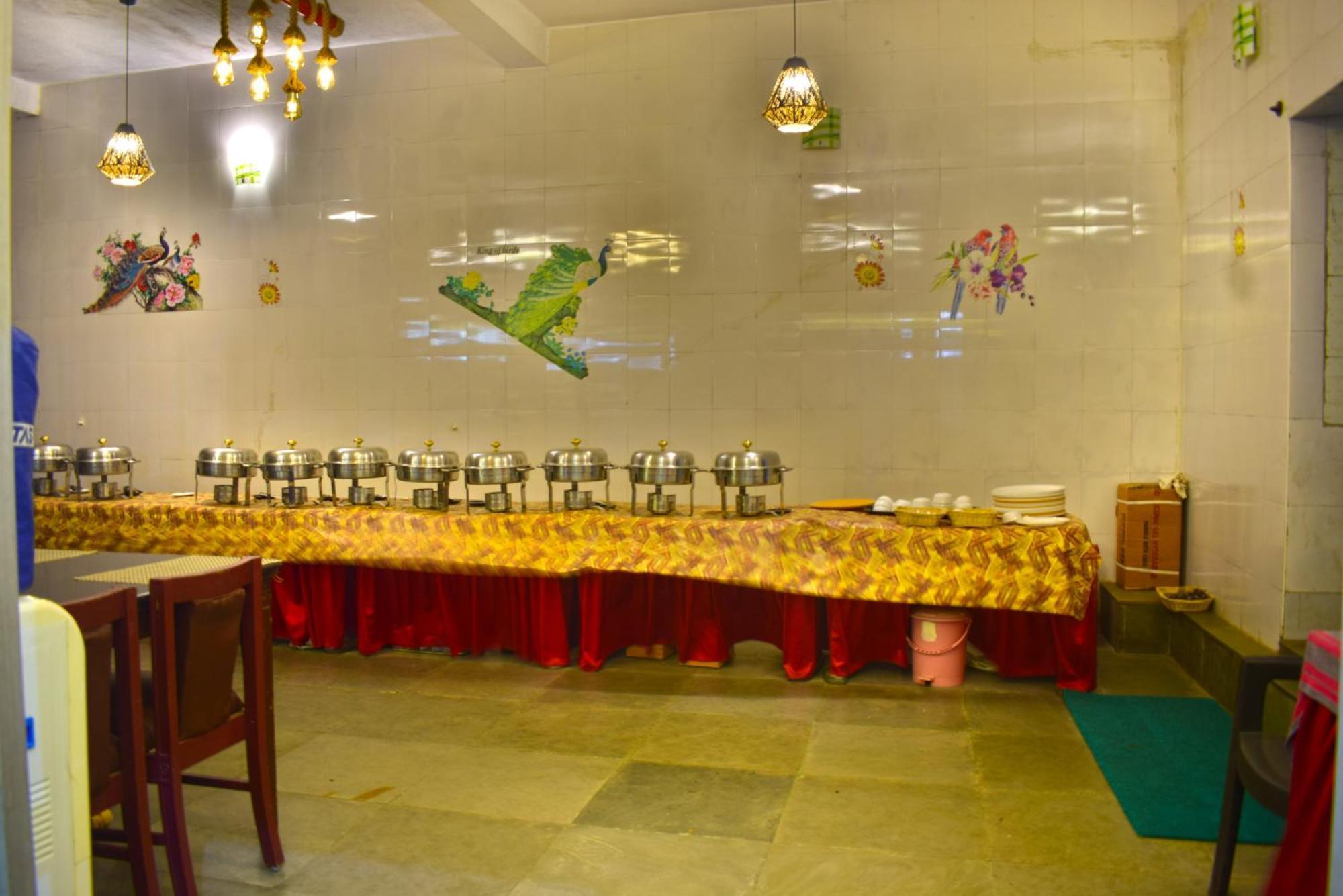 Jains Royal Palace Resorts Yelagiri Eksteriør billede