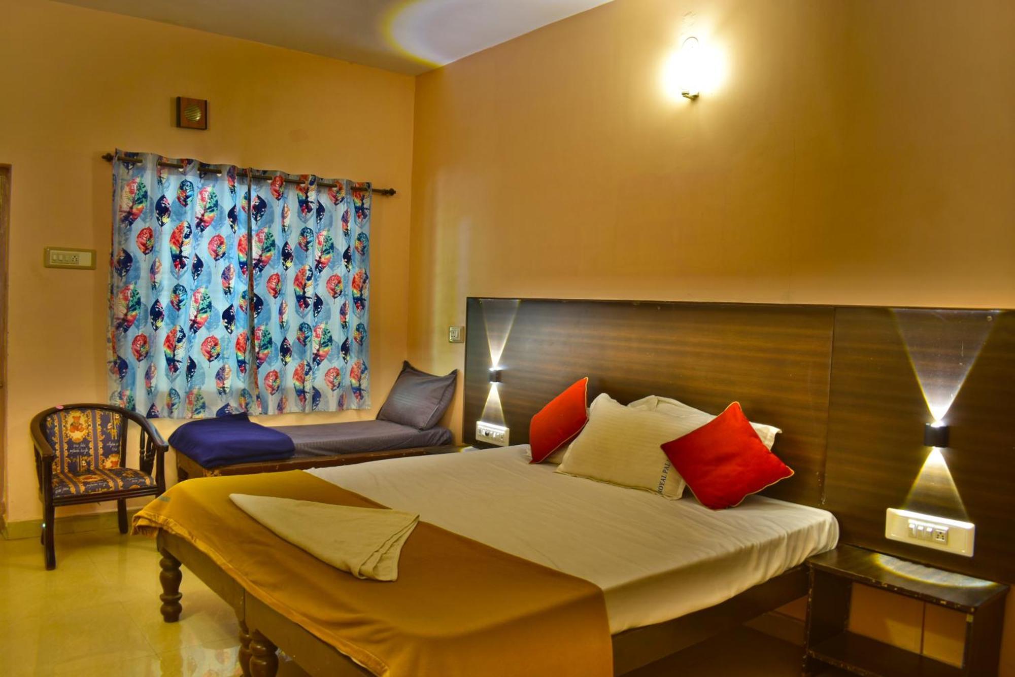 Jains Royal Palace Resorts Yelagiri Eksteriør billede