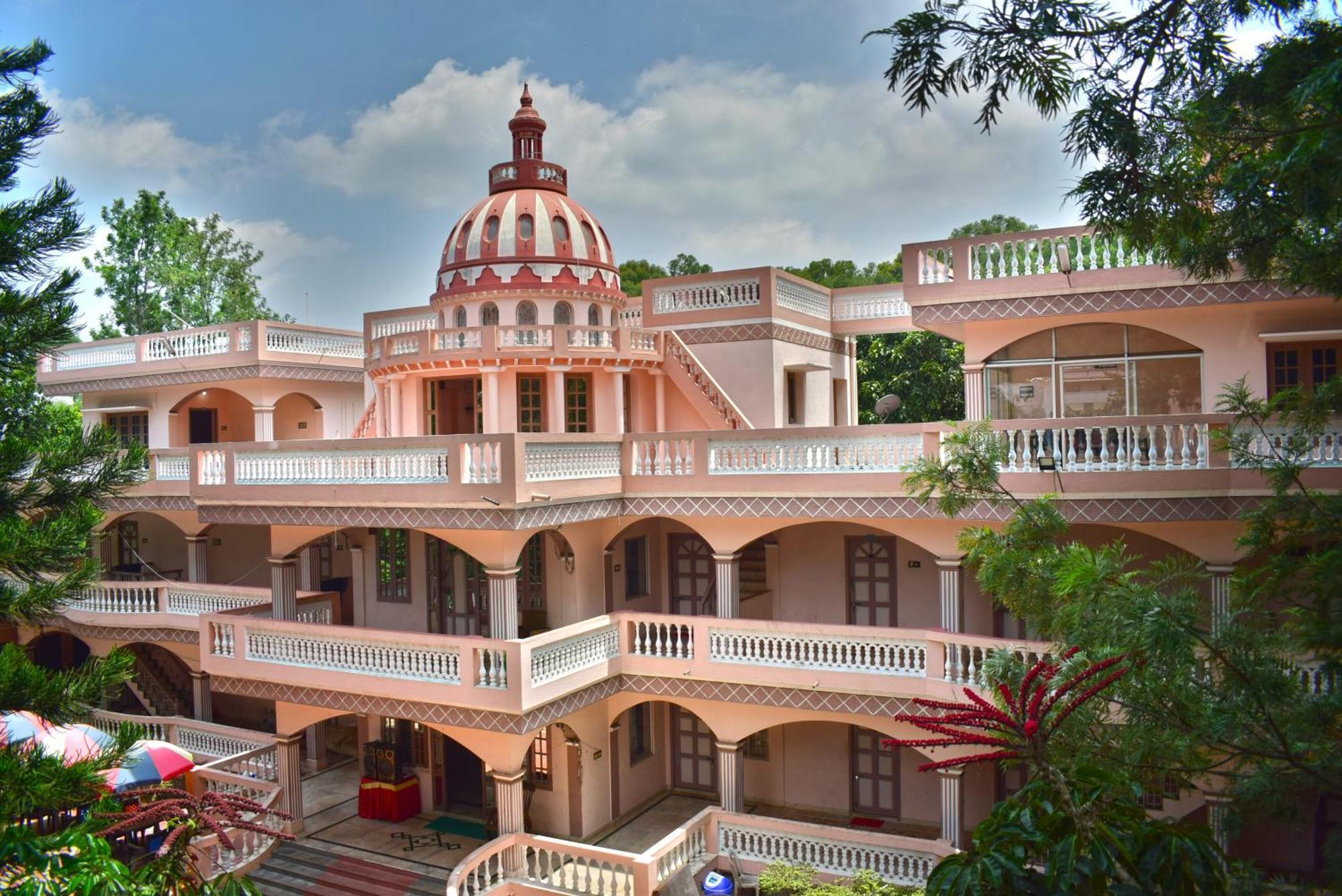 Jains Royal Palace Resorts Yelagiri Eksteriør billede