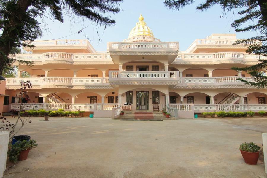 Jains Royal Palace Resorts Yelagiri Eksteriør billede