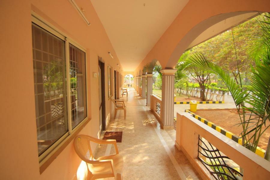 Jains Royal Palace Resorts Yelagiri Eksteriør billede