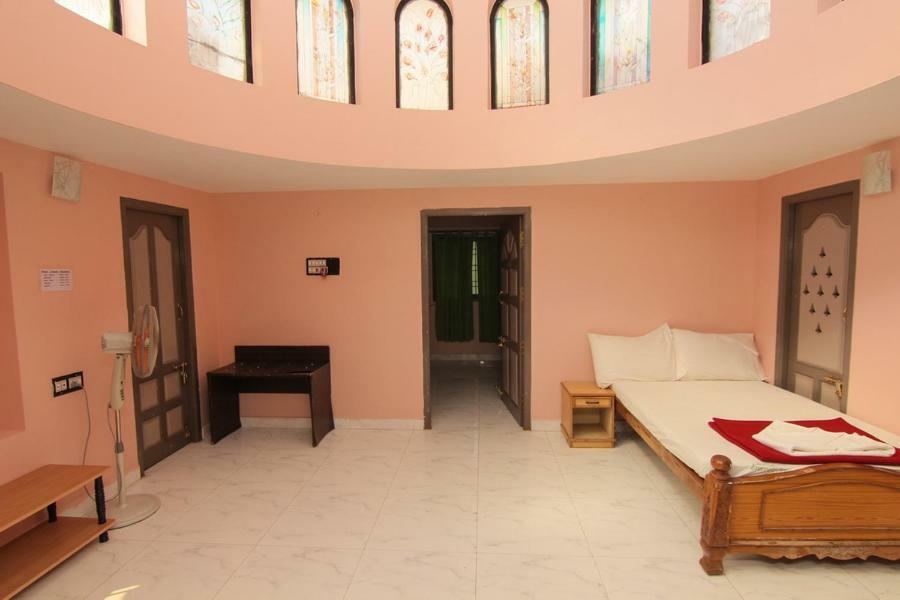 Jains Royal Palace Resorts Yelagiri Eksteriør billede