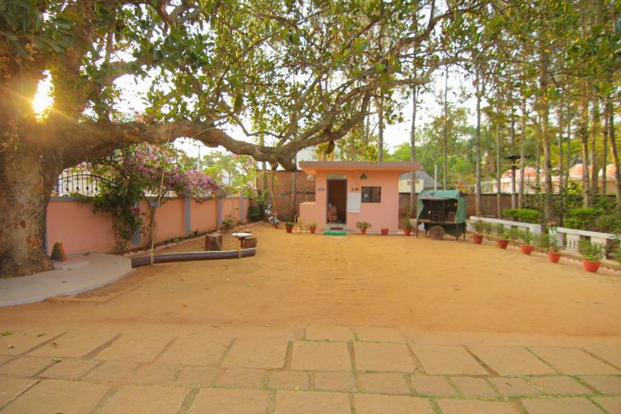 Jains Royal Palace Resorts Yelagiri Eksteriør billede
