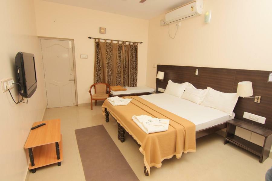Jains Royal Palace Resorts Yelagiri Eksteriør billede
