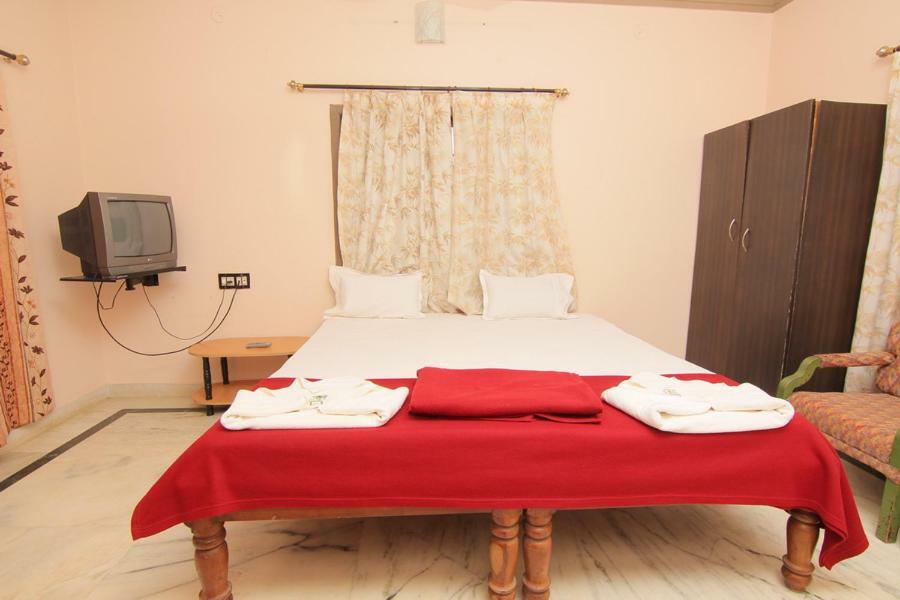 Jains Royal Palace Resorts Yelagiri Eksteriør billede