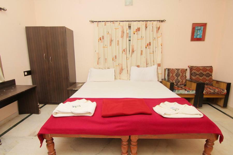 Jains Royal Palace Resorts Yelagiri Eksteriør billede